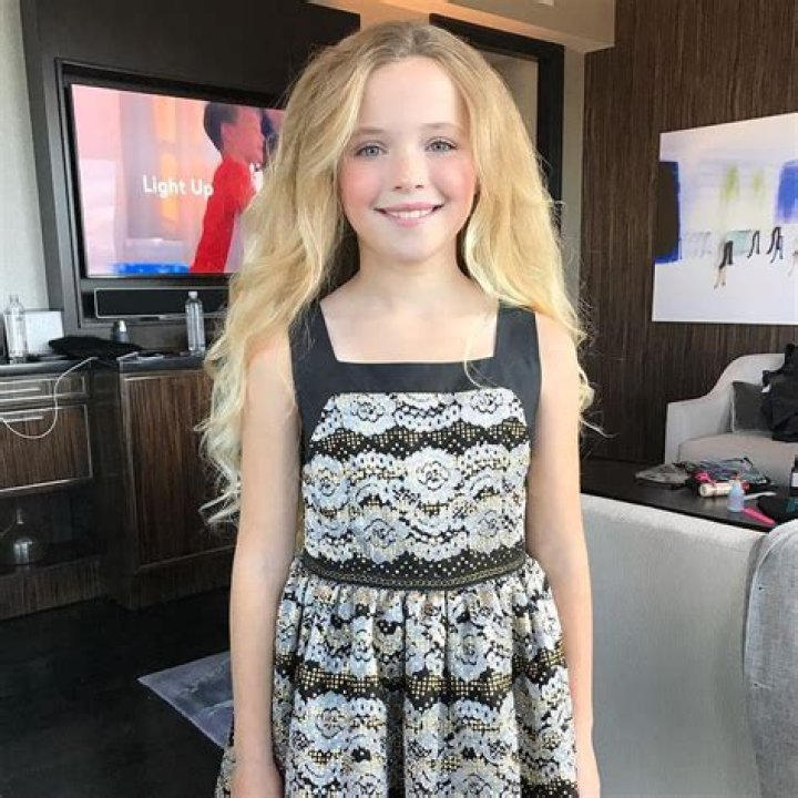 Cameron Seely - Bio, Age, Wiki, Facts and Family