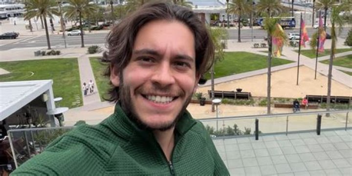 Carlos Eduardo Espina - Bio, Age, Wiki, Facts and Family