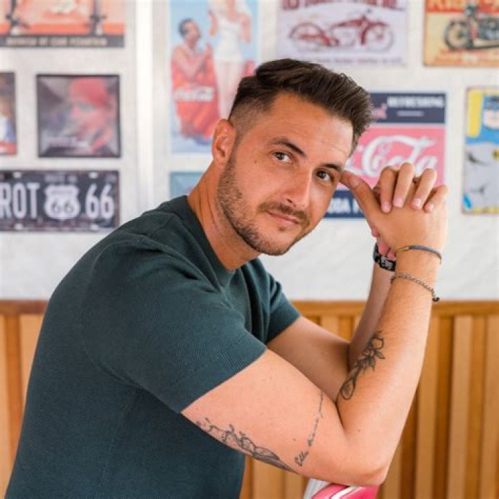 Carlos Santa Engracia - Bio, Age, Wiki, Facts and Family