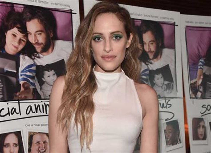 Carly Chaikin - Bio, Age, Wiki, Facts and Family