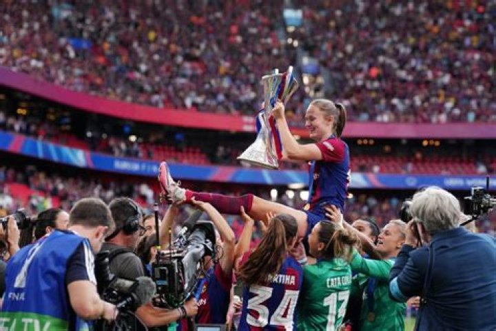 Caroline Graham Hansen: Soccer Player Detailed Bio, Age, Birthday, & Height Insights and more