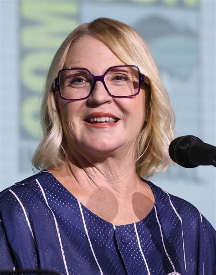 Carolyn Lawrence - Bio, Age, Wiki, Facts and Family