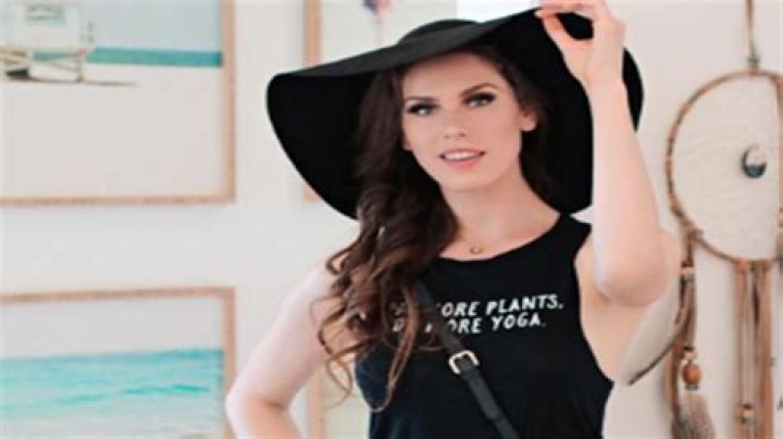 Cassandra Bankson - Bio, Age, Wiki, Facts and Family