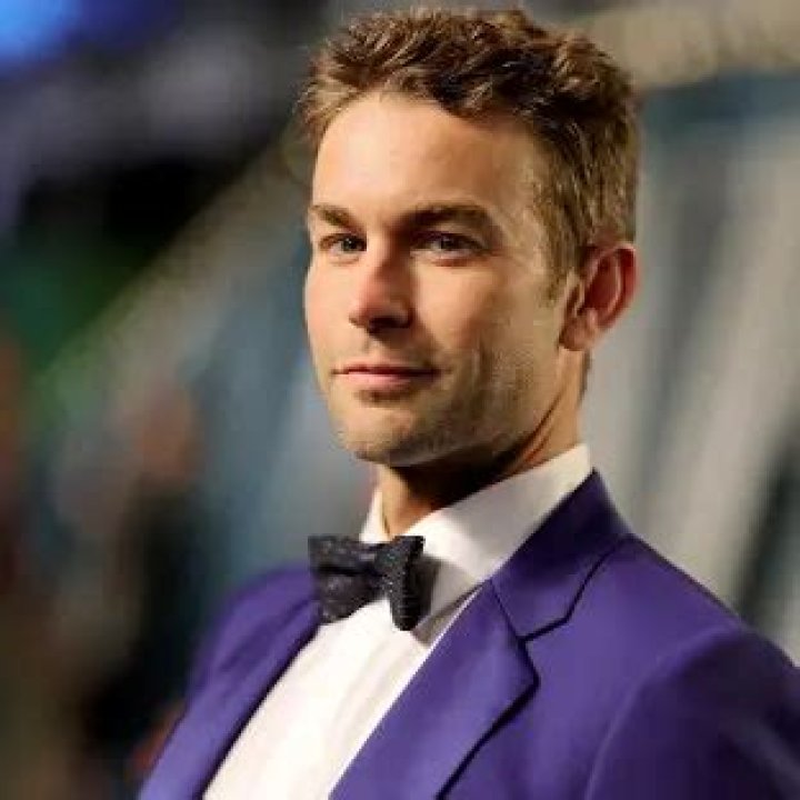 Chace Crawford - Bio, Age, net worth, siblings, height, Wiki, Facts and Family
