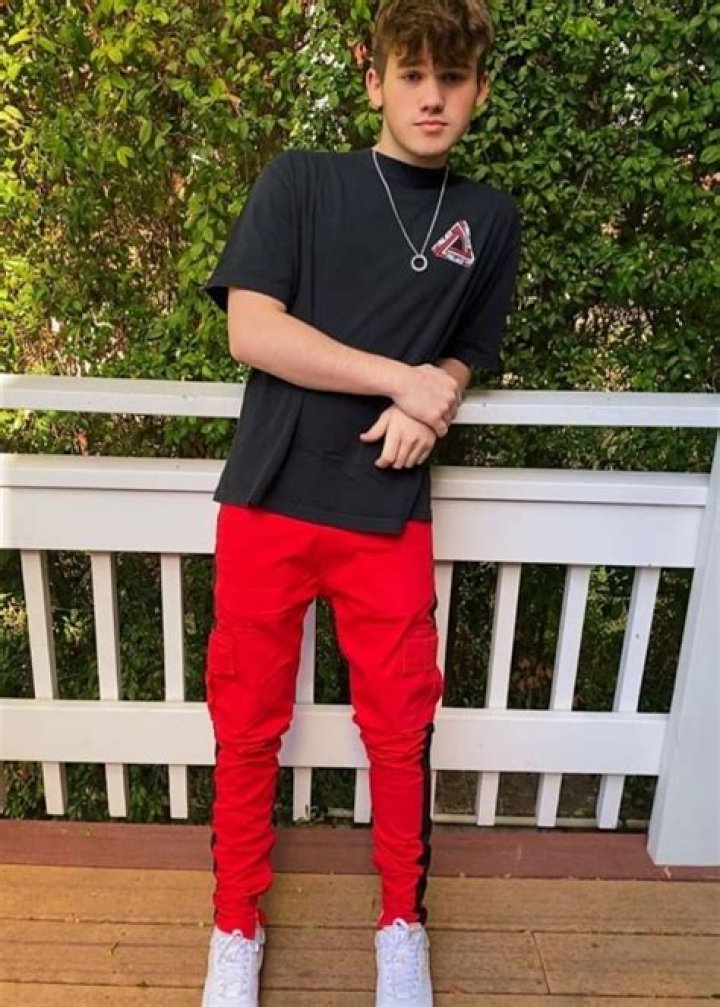 Charles Gitnick - Bio, Age, height, weight, Wiki, Facts and Family