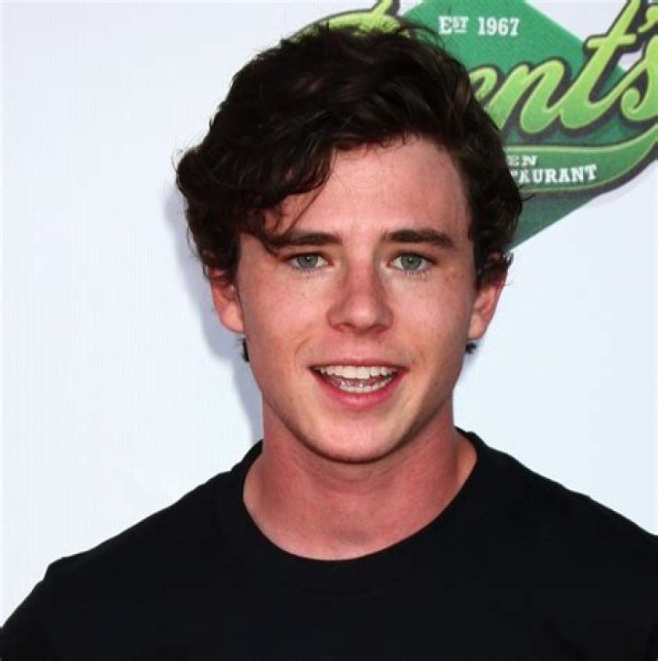Charlie McDermott - Bio, Age, net worth, height, Wiki, Facts and Family
