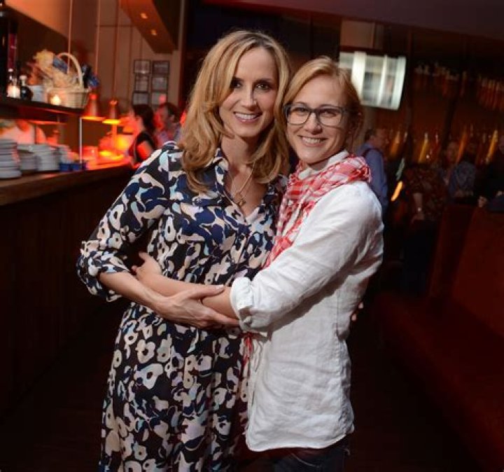 Chely Wright - Bio, Age, Wiki, Facts and Family