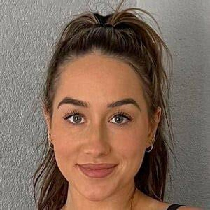 Chloe Gottschalk: Instagram Star Detailed Bio, Age, Birthday, & Height Insights and more