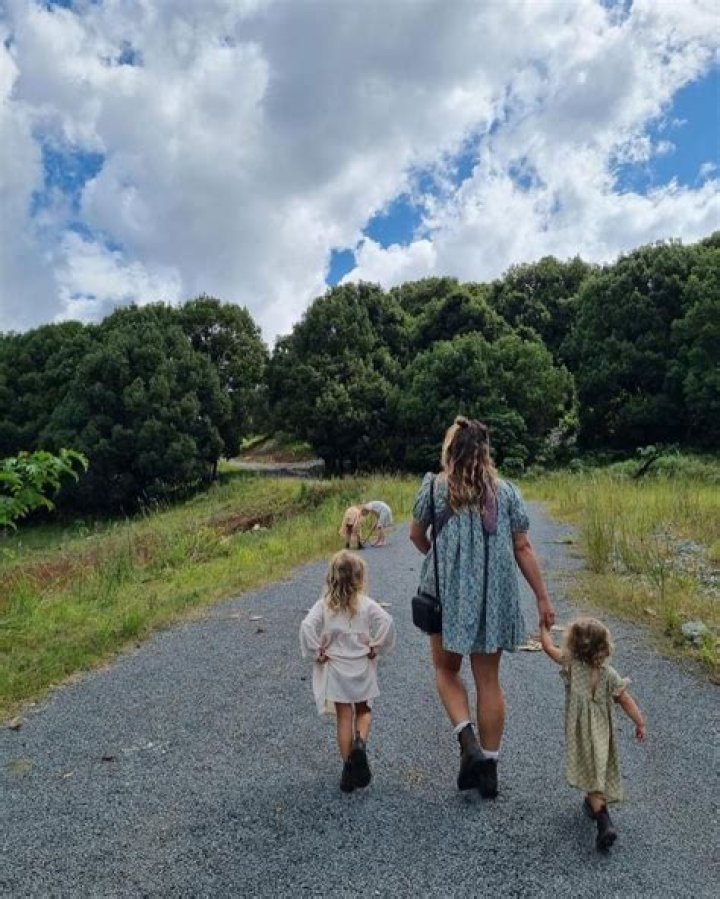 Chloe Pacey - Bio, Age, Wiki, Facts and Family