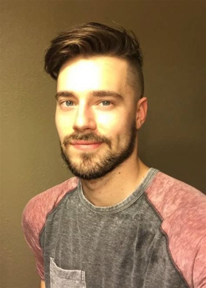 Chris Crocker - Bio, Age, height, weight, Wiki, Facts and Family