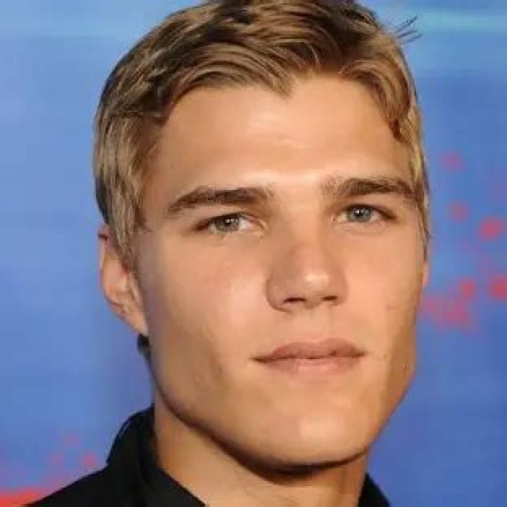 Chris Zylka - Bio, Age, net worth, height, Wiki, Facts and Family