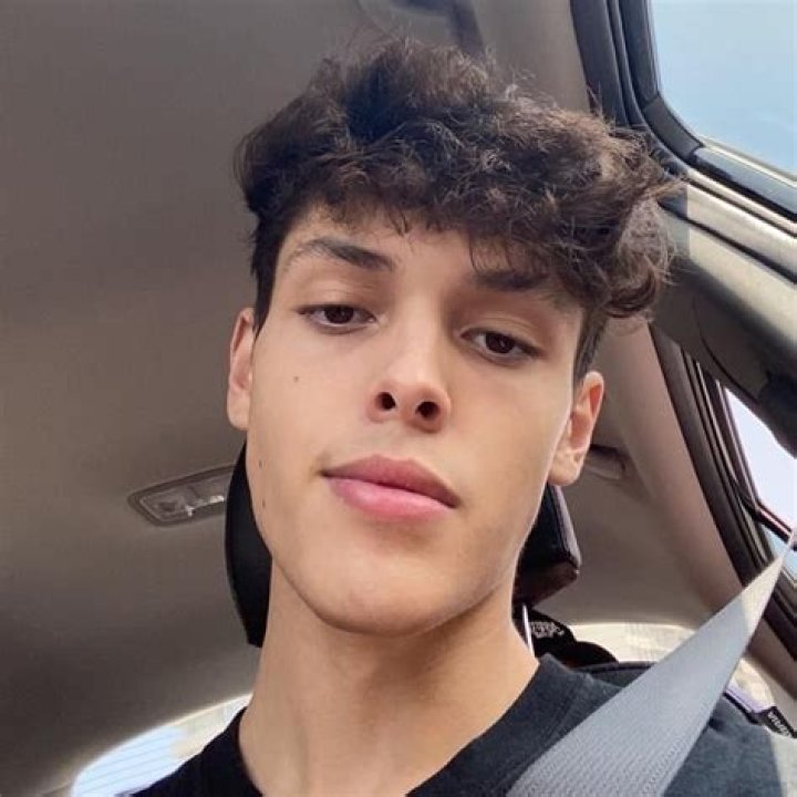 Christopher Romero - Bio, Age, height, weight, Wiki, Facts and Family