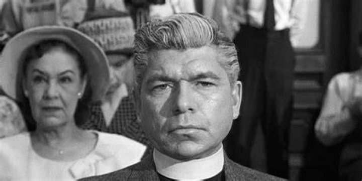 Claude Akins - Bio, Age, net worth, height, Wiki, Facts and Family
