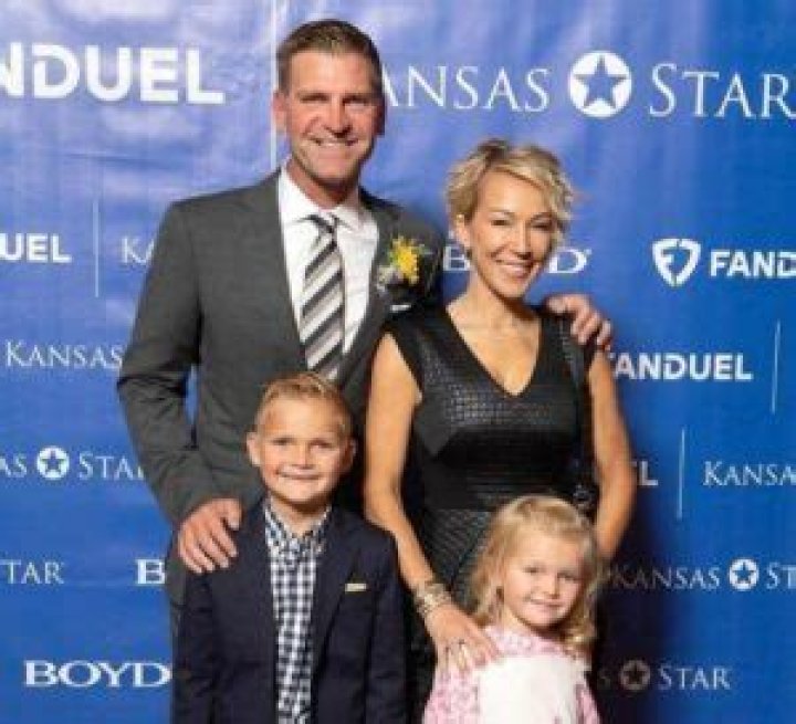 Clint Bowyer - Bio, Age, net worth, height, Wiki, Facts and Family
