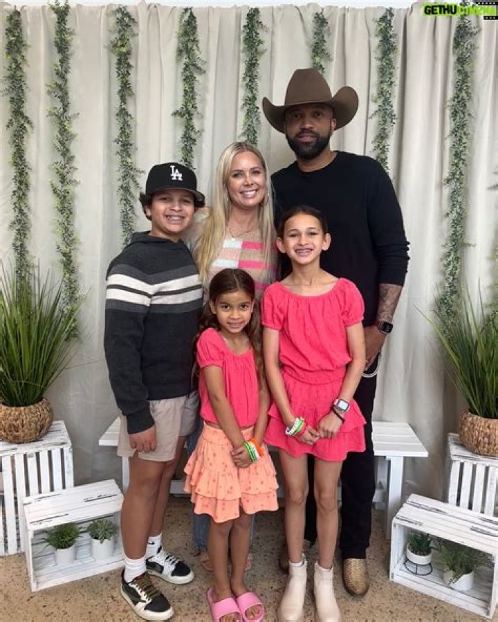 Coffey Anderson - Bio, Age, Wiki, Facts and Family