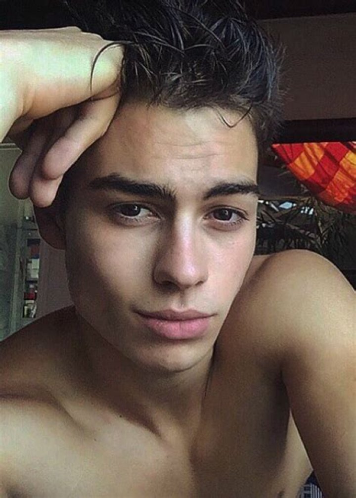 Corentin Huard - Bio, Age, height, weight, Wiki, Facts and Family