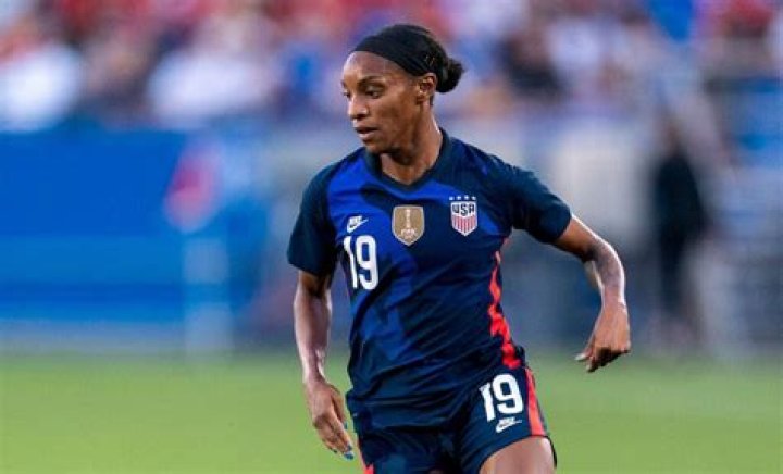 Crystal Dunn - Bio, Age, Wiki, Facts and Family