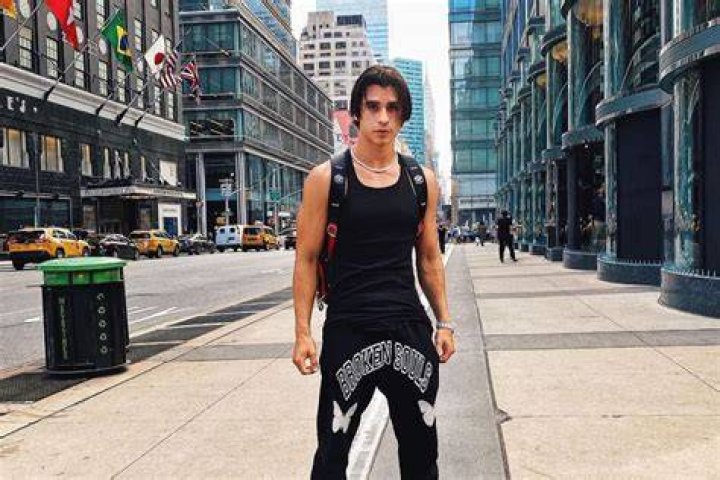 Cyrus Dobre - Bio, Age, height, weight, Wiki, Facts and Family