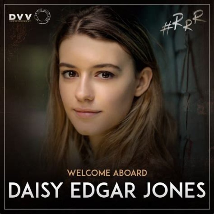 Daisy Edgar-Jones - Bio, Age, Wiki, Facts and Family