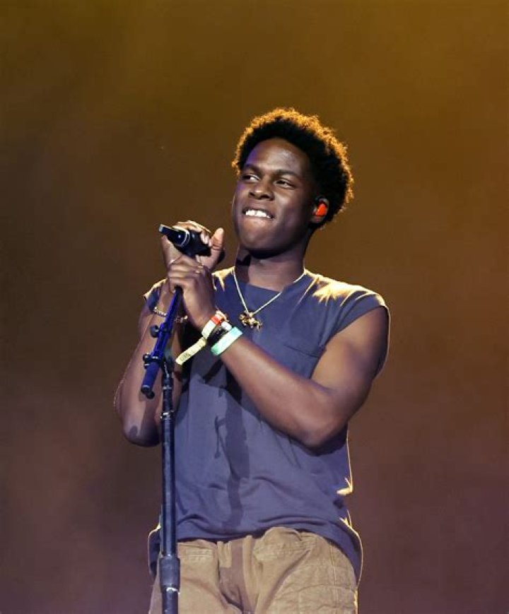 Daniel Caesar - Bio, Age, height, weight, Wiki, Facts and Family