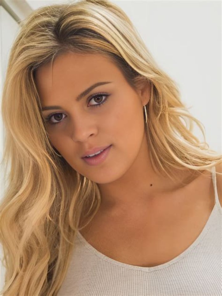 Danielle Sellers - Bio, Age, Wiki, Facts and Family
