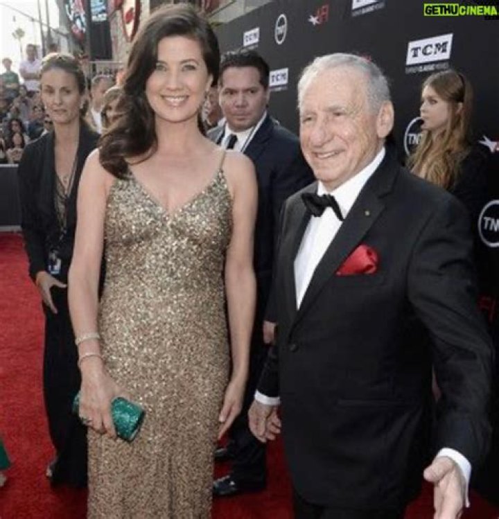 Daphne Zuniga - Bio, Age, Wiki, Facts and Family