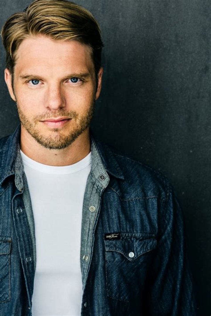David Paetkau - Bio, Age, Wiki, Facts and Family