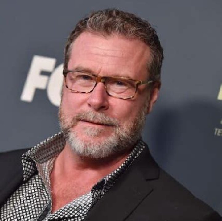 Dean McDermott - Bio, Age, net worth, siblings, height, Wiki, Facts and Family