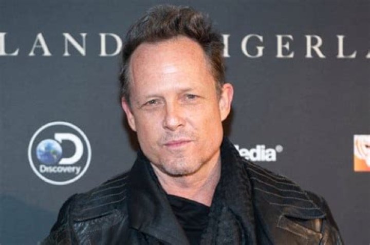 Dean Winters - Bio, Age, net worth, siblings, height, Wiki, Facts and Family