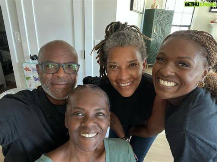Deborah Joy Winans - Bio, Age, Wiki, Facts and Family