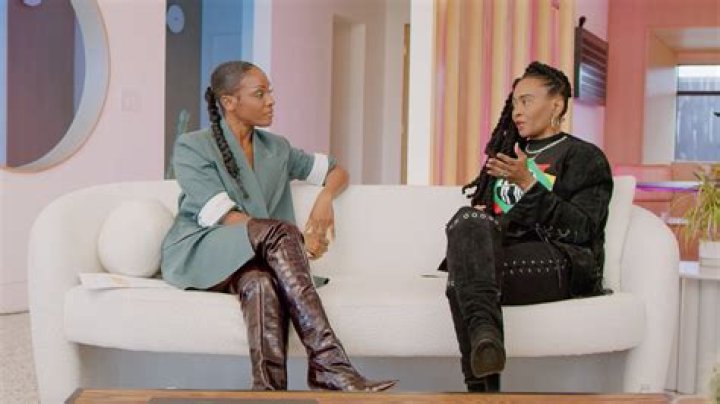 Dee Barnes - Bio, Age, Wiki, Facts and Family