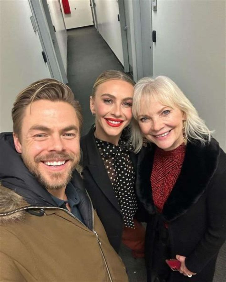 Derek Hough - Bio, Age, siblings, height, Wiki, Facts and Family