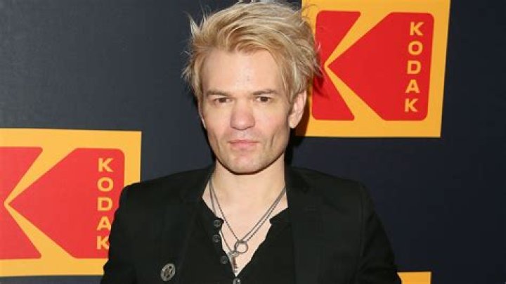 Deryck Whibley - Bio, Age, net worth, height, weight, Wiki, Facts and Family