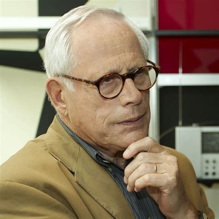 Dieter Rams - Bio, Age, Wiki, Facts and Family