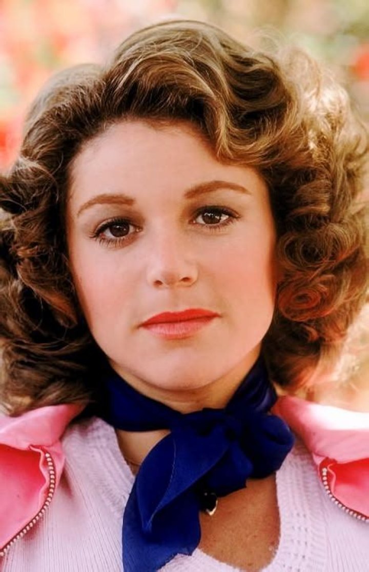 Dinah Manoff - Bio, Age, Wiki, Facts and Family