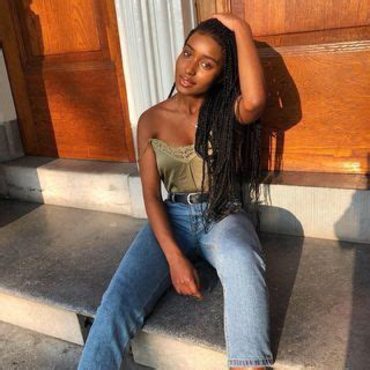 Doja Henshaw: Instagram Star Detailed Bio, Age, Birthday, & Height Insights and more