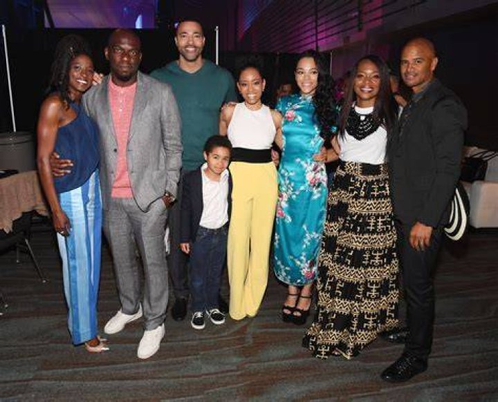 Dondre Whitfield - Bio, Age, net worth, Wiki, Facts and Family
