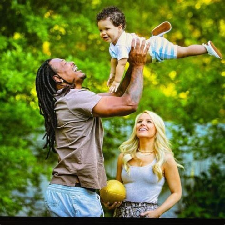 Dont'a Hightower - Bio, Age, net worth, height, Wiki, Facts and Family