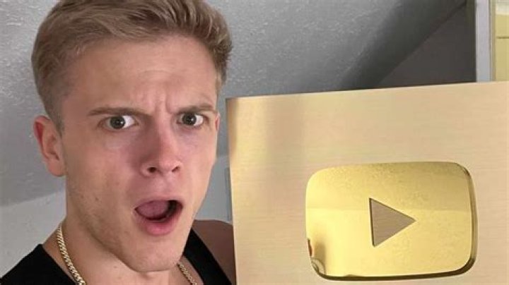 Dude Dans: TikTok Star Detailed Bio, Age, Birthday, & Height Insights and more