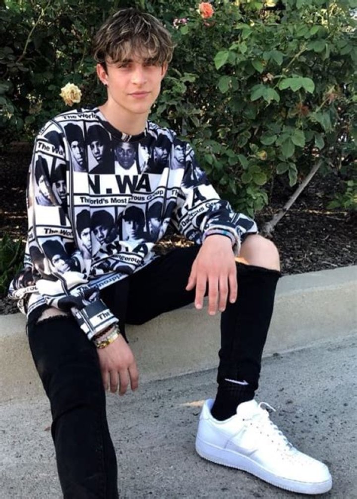 Dustin Bryant - Bio, Age, height, weight, Wiki, Facts and Family