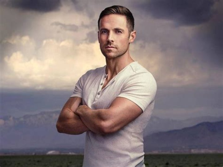 Dylan Bruce - Bio, Age, height, Wiki, Facts and Family