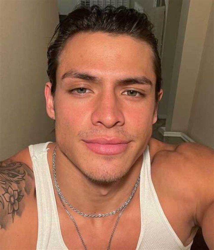 Dylan Jordan - Bio, Age, height, weight, Wiki, Facts and Family