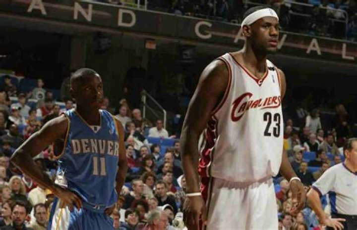 Earl Boykins - Bio, Age, net worth, height, Wiki, Facts and Family