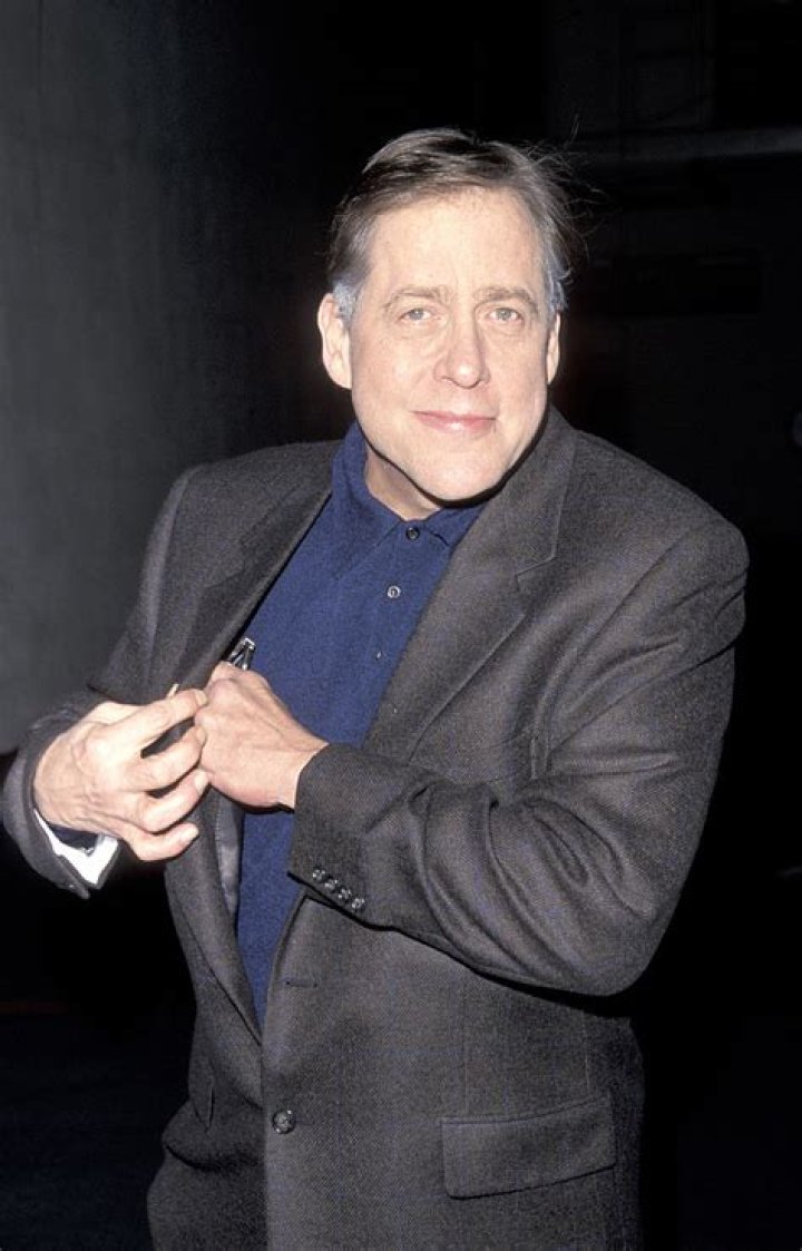 Earl Hindman - Bio, Age, net worth, height, Wiki, Facts and Family