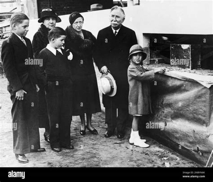 Edward L. Doheny - Bio, Age, Wiki, Facts and Family