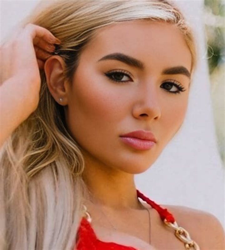 Elaina Bellis - Bio, Age, Wiki, Facts and Family