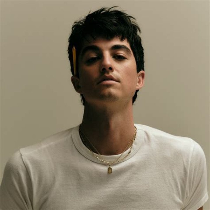 Elijah Woods (singer) - Wikipedia, Age, Net Worth, Biography , Spotify, TikTok, Facebook, Facts and Family