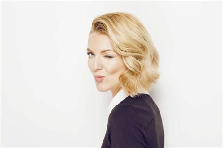 Ella Endlich - Bio, Age, Wiki, Facts and Family