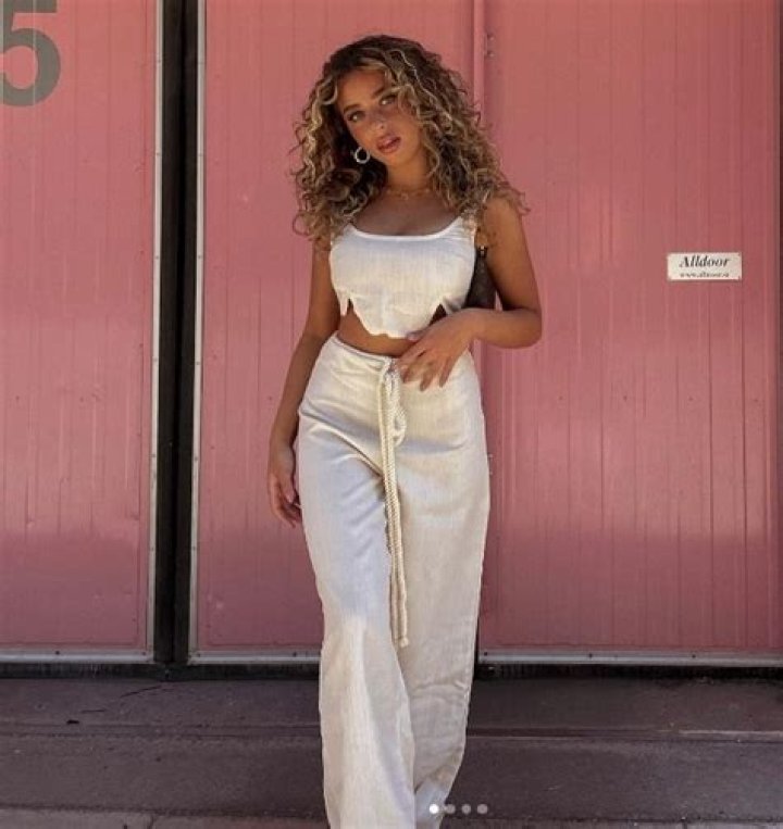 Emelie Battah - Bio, Age, Wiki, Facts and Family
