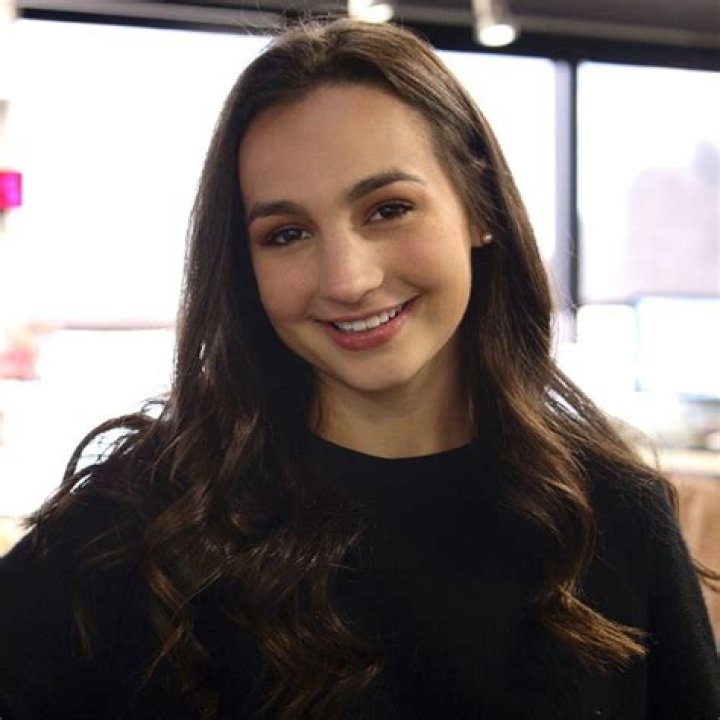 Emily Bear - Bio, Age, Wiki, Facts and Family